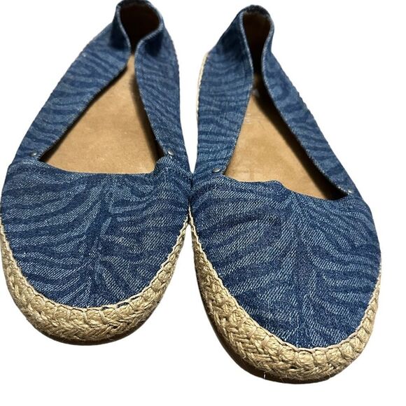 Aerosoles Stitch N Turn Solitaire Blue Zebra Denim Slip On Espadrille Flats
 10 - Picture 1 of 9